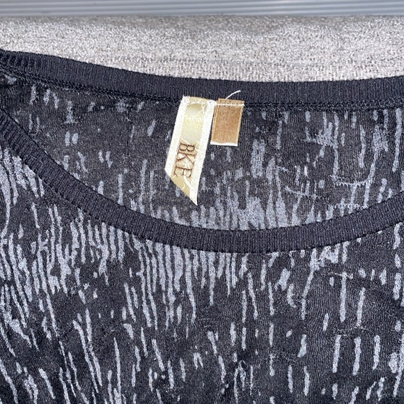 Large long sleeve BKE shirt semi sheer - Picture 2 of 5